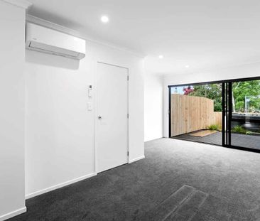 Brand New Home in a Quiet Chartwell Street - Photo 2
