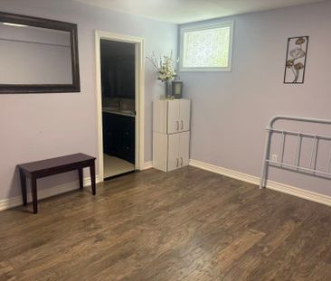 For Lease - 128 Redstone Road Unit# Basement, Richmond Hill, Ontario - Photo 2