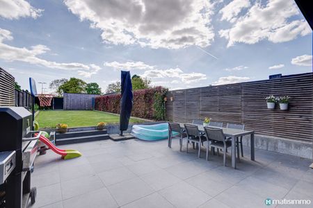 RUIME INSTAPKLARE GEZINSWONING MET 4 SLAAPKAMERS, TUIN EN ZONNEPANELEN - Photo 2