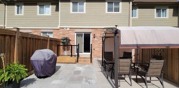 For Lease - 2084 Gibson Street, Innisfil, Ontario - Photo 2