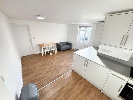 1 bedroom flat to rent - Photo 2