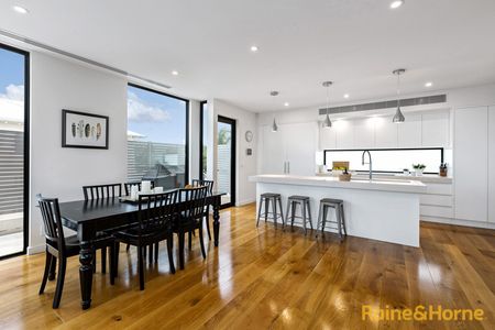 2B Mariner Street, Williamstown, VIC 3016 - Photo 2