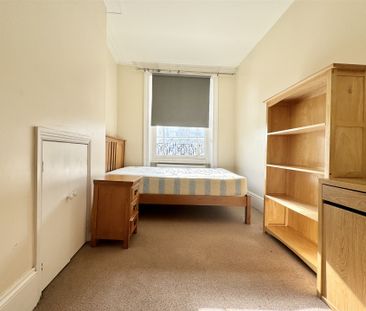 Queensway, London - Photo 4