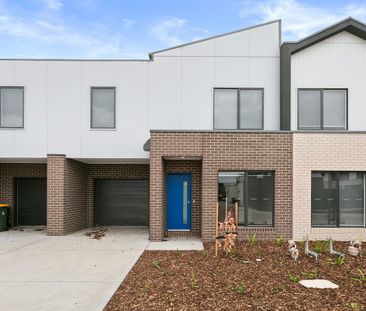 Modern and Stylish 3-Bedroom Townhouse - Photo 2