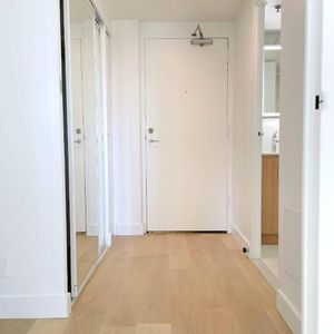 Renovee 3 1/2 I $1408/mois I metro atwater - Photo 2