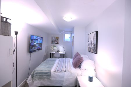 Master Room & Ensuite Bath (Basement) - North York - Photo 4