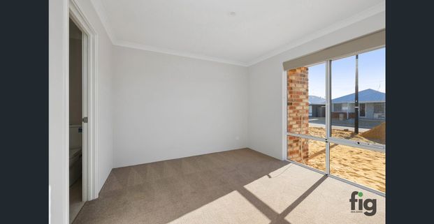 FRESH, MODERN AND READY TO MOVE IN NOW - Photo 1