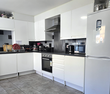 1 bedroom in a house share to rent - Photo 4