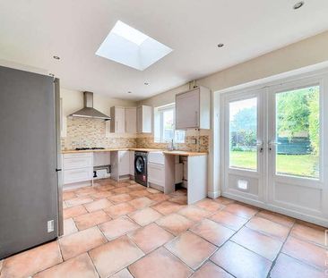 Rydes Hill Road, Guildford, GU2 - Photo 2