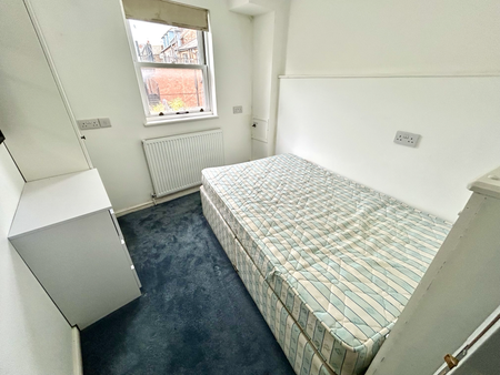 3 bedroom apartment to rent - Photo 3