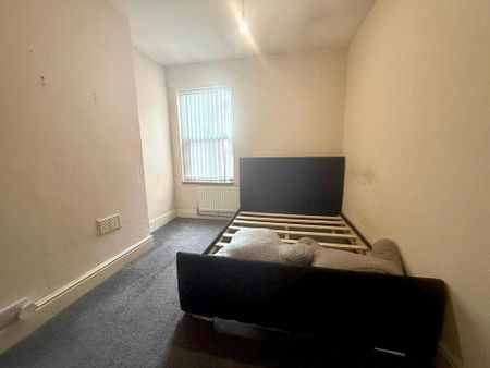 3 bedroom terraced house to rent - Photo 3