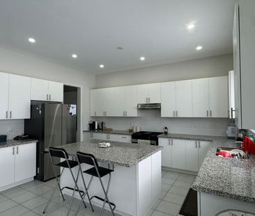 For Lease - 1809 Emberton Way Abbey, Innisfil, Ontario - Photo 5