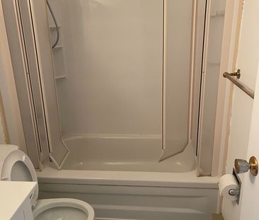 For Lease - 450 Bristol Crescent Unit# 6, Oshawa, Ontario - Photo 4