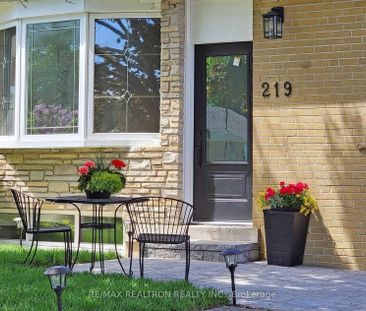 For Lease - 219 Beechy Drive Unit# Main Floor, Richmond Hill, Ontario - Photo 1