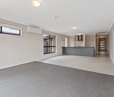 Good size family home! - Photo 1