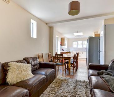 6 bedroom house to rent - Photo 1