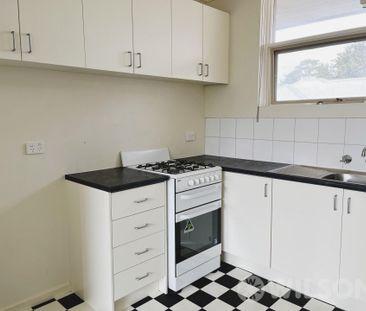 Easy care living within close proximity to Chadstone Fashion capital - Photo 3