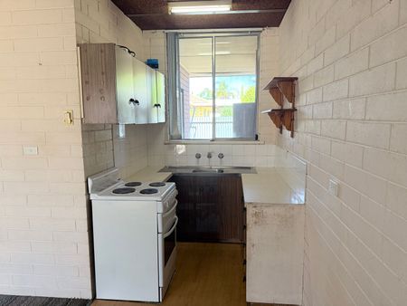 Comfortable One Bedroom Unit - Photo 3