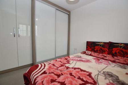 3 bedroom House To Let - Photo 3