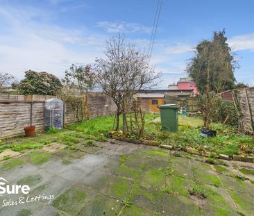 3 bedroom end of terrace house to rent - Photo 4