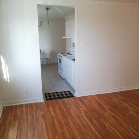 Appartement 3 1/2 disponible a louer 1er septembre Montréal-Nord - Photo 4