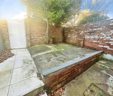3 bedroom terraced house to rent - Photo 6