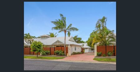 Charming 1-Bedroom Unit in the Heart of Palm Cove - Photo 5