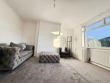 3 bedroom House To Let - Photo 3