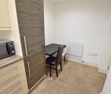 3 bedroom apartment to rent - Photo 6