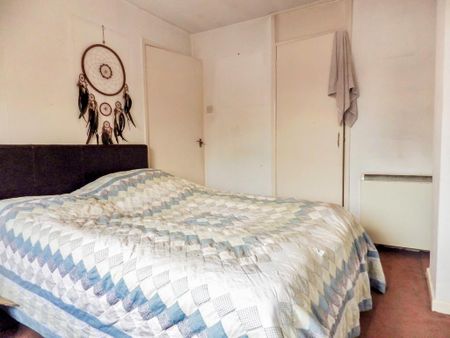 3 bedroom terraced house to rent - Photo 3