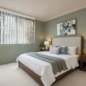 PRIME LOCATION - Photo 2