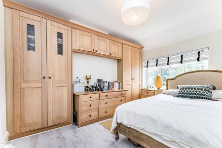 3 bedroom semi-detached house to rent - Photo 3