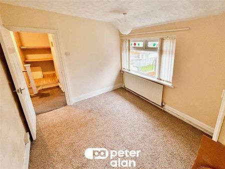 Ty Isaf Park Crescent, Risca, Newport, NP11 - Photo 3