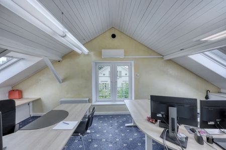 Praxisraum im helle Dachgeschoss mit Gemeinschaftsraum - Photo 2
