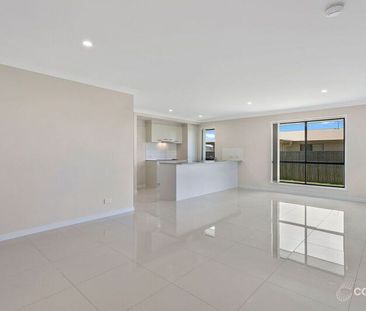 Large Duplex with BIG Yard! - Photo 4