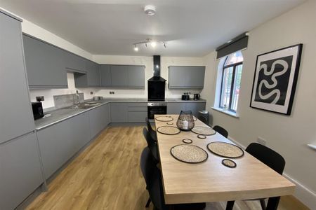 1 bedroom in a house share to rent - Photo 5