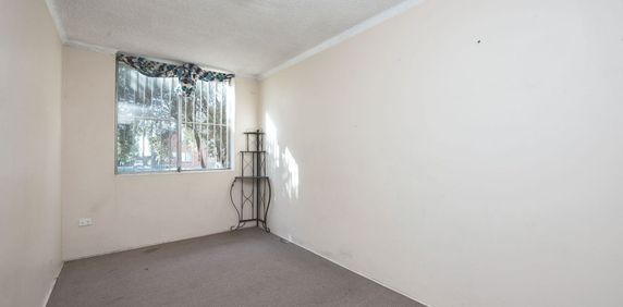 Walk to station! - Photo 2