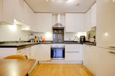 2 Bed Flat, Wood Wharf, SE10 - Photo 5