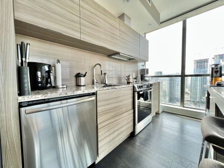 For Lease - 8 Charlotte Street Unit# 2107, Toronto, Ontario - Photo 5