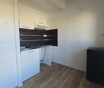 Appartement à louer 2 pièces • 27,89 m2 Saint-Martin-de-Crau - Photo 2