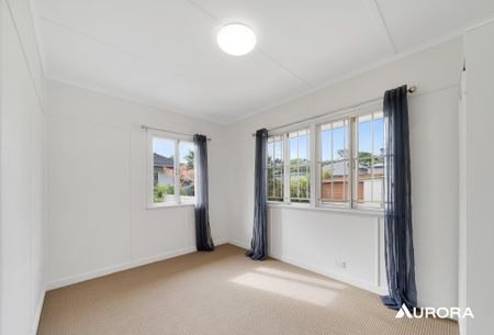 11 Quandeine Street, Stafford QLD 4053 - House For Rent | Domain - Photo 2