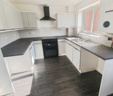 2 bedroom end of terrace house to rent - Photo 4