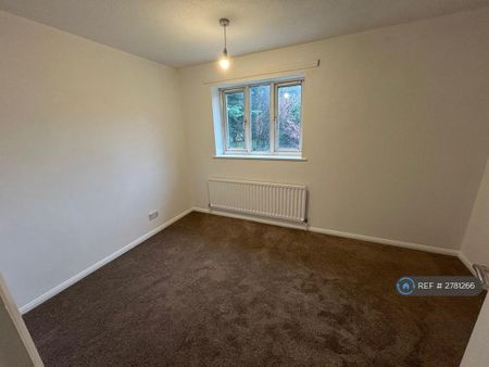 2 bedroom semi-detached house to rent - Photo 3