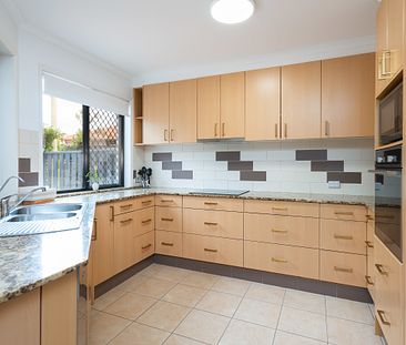 21/4 Bronberg Court, Southport QLD 4215 - Photo 5