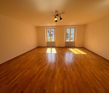 BEL APPARTEMENT 4.5 PCES AU COEUR DE LA VIEILLE VILLE - Photo 3