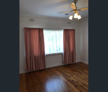 Four Bedroom House with Secure Yard - Photo 3