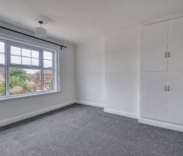 2 bedroom semi-detached house to rent - Photo 2