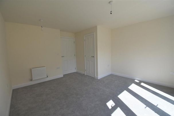 2 bedroom townhouse to rent - Photo 1