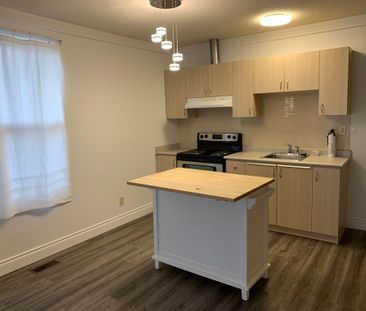 For Lease - 178 Coleman Avenue Unit# Front unit with basement, Toro... - Photo 4