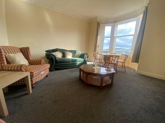 3 bedroom flat to rent - Photo 1